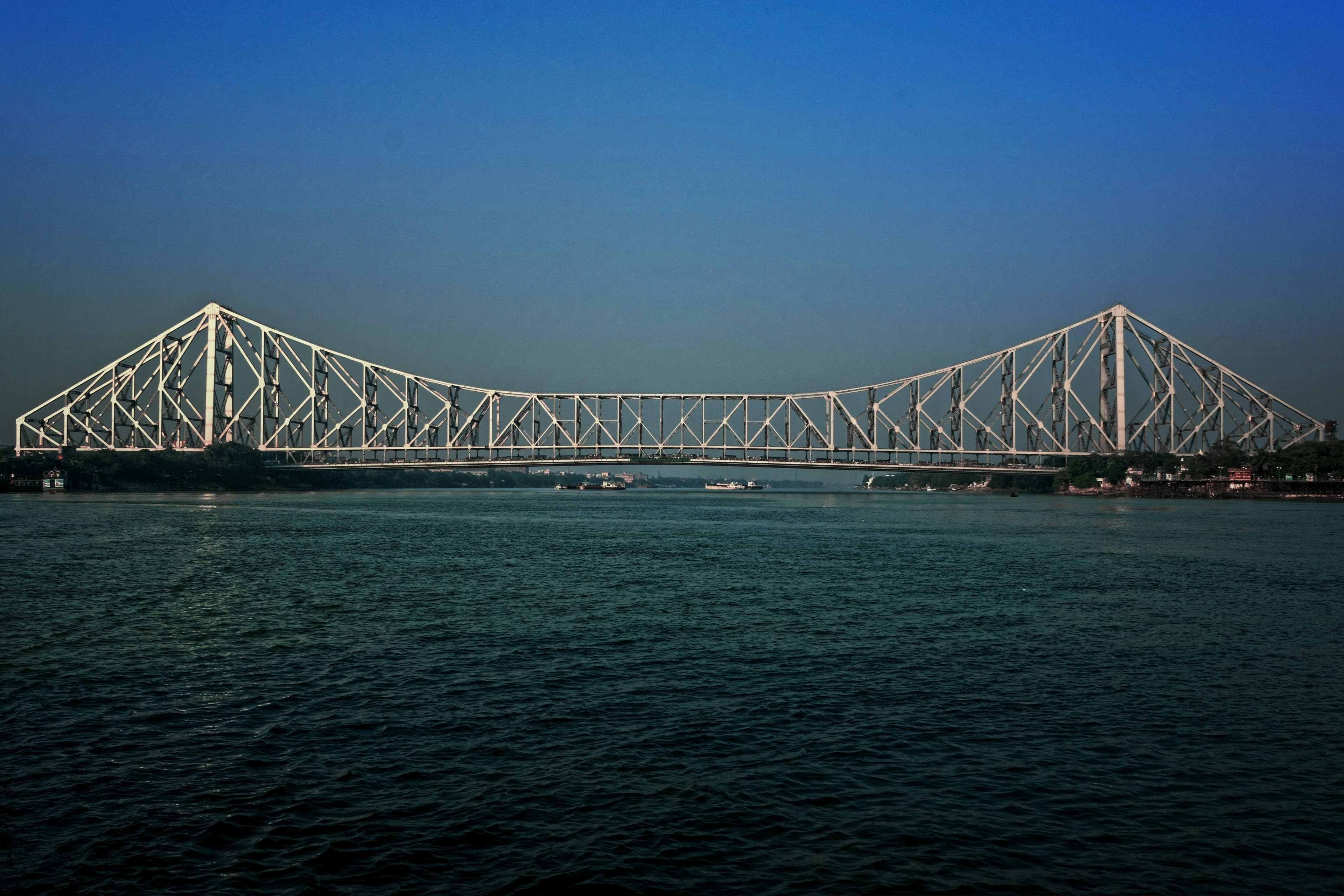 Bridge over the Hooghly at dusk